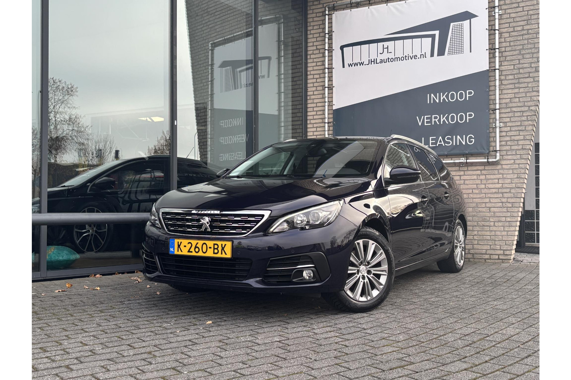 Peugeot 308 SW 1.2 *130PK*ECC*PANO*NAVI*CAM*HAAK*CRUISE*